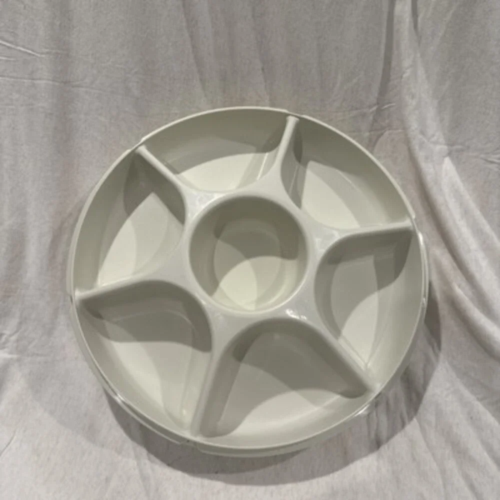 TUPPERWARE Serving Center 6-Part Divided Party Veggie Snack & Dip Tray 1666-1